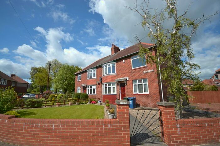 2 Bedroom Flat To Rent In Strathmore Road, Gosforth, Newcastle Upon Tyne, NE3