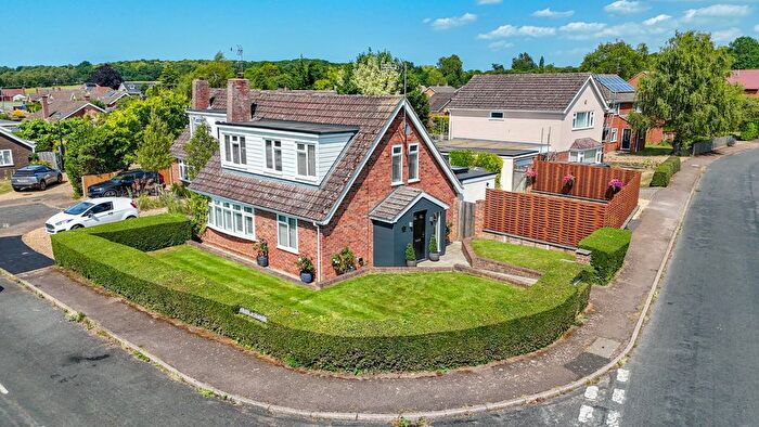 4 Bedroom Detached Bungalow For Sale In Ullswater Avenue, South Wootton, King's Lynn, Norfolk, PE30