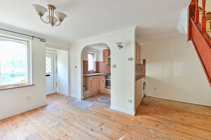 1 Bedroom Semi-Detached House To Rent In Albany Park, Slough, Slough, SL3