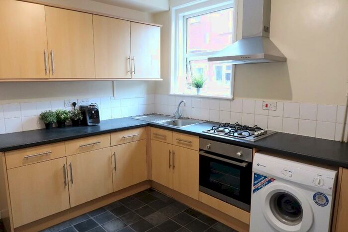 5 Bedroom House To Rent In Gordon Avenue, SO14