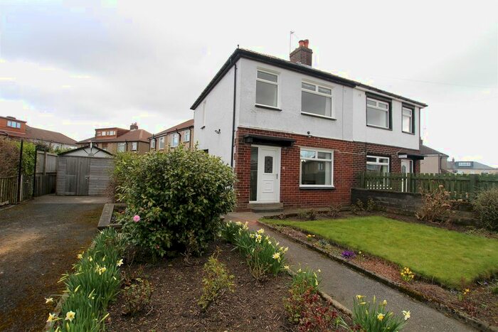 3 Bedroom Semi-Detached House To Rent In Southmere Oval, Bradford, BD7