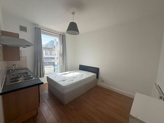 1 Bedroom Studio To Rent In Heath Road, Hounslow, TW3