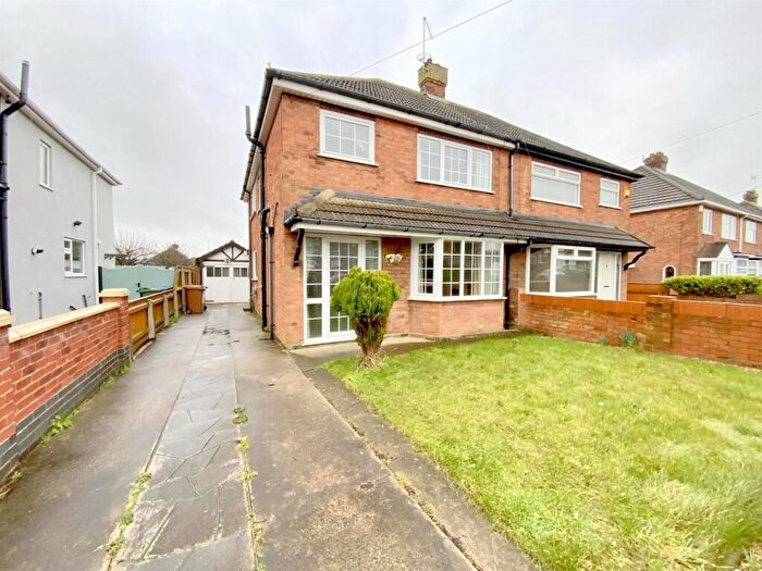 3 Bedroom Semi Detached House For Sale In Braemar Road, Cleethorpes, DN35