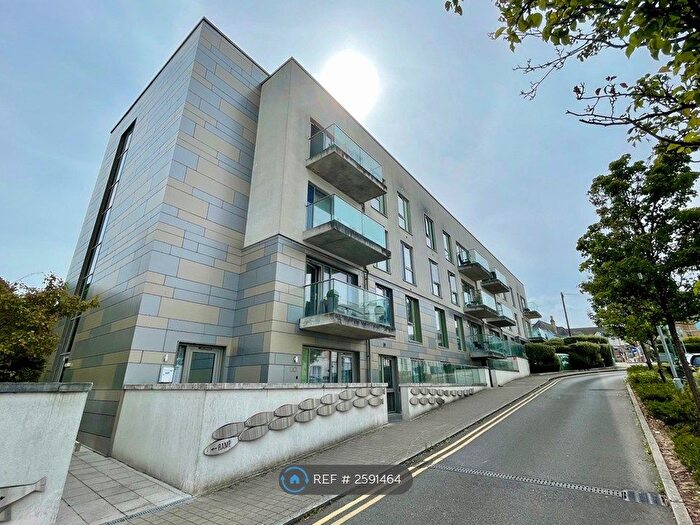 2 Bedroom Flat To Rent In The Summit, Bournemouth, BH2