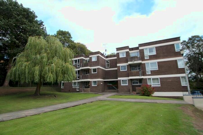 2 Bedroom Flat To Rent In Newton Park Court, Chapel A LS7