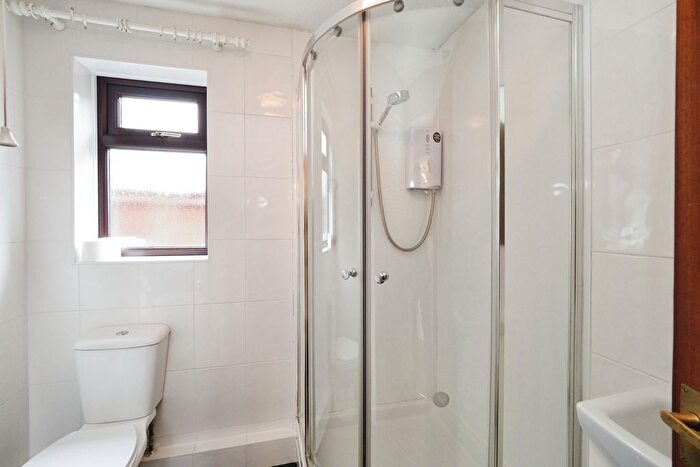 2 Bedroom Detached Bungalow For Sale In Birchwood Park, Mansfield, NG19