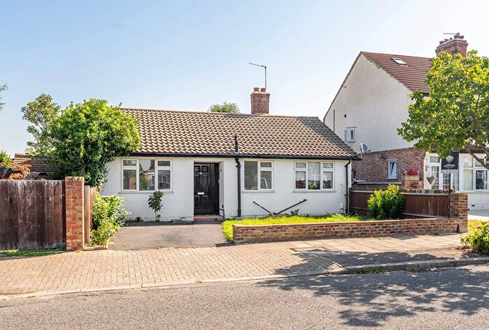 2 Bedroom Detached Bungalow To Rent In Westbury Road, Beckenham, BR3