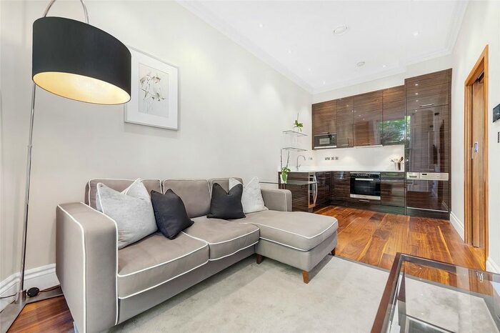 1 Bedroom Flat To Rent In Garden House, - Kensington Gardens Squar, W2