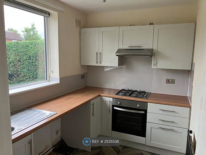 2 Bedroom Semi-Detached House To Rent In Western Avenue, Macclesfield, SK11