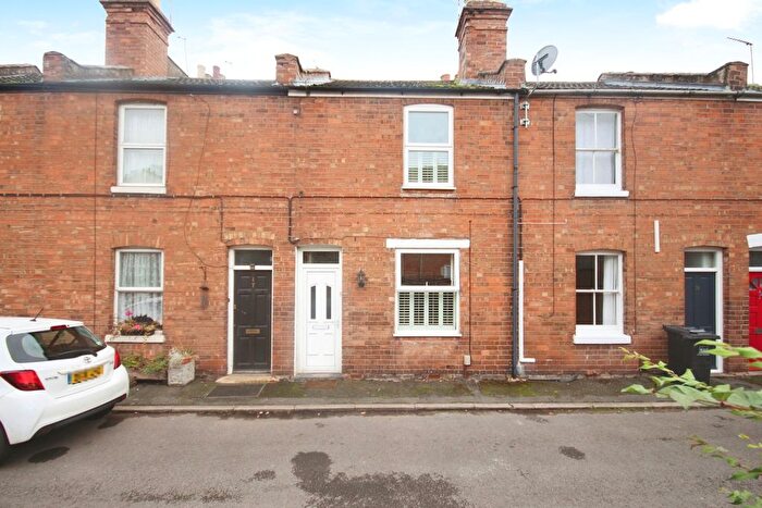 2 Bedroom Terraced House For Sale In Clapham Square, Leamington Spa, Warwickshire, CV31
