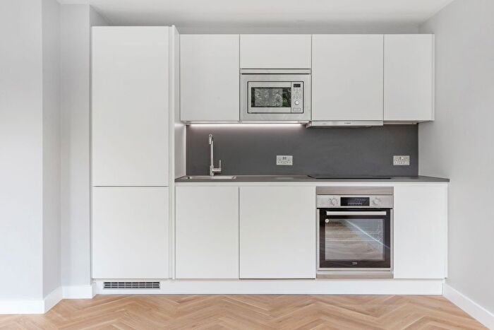 1 Bedroom Flat To Rent In Clapham Common North Side, London, SW4