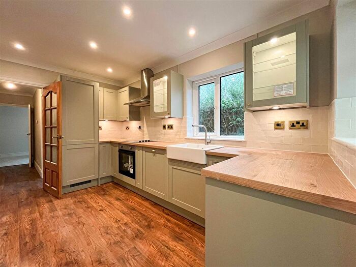 2 Bedroom Detached Bungalow For Sale In Highfield Rise, Althorne, Chelmsford, CM3