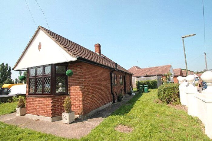 2 Bedroom Bungalow To Rent In Brook Close, Stanwell, Staines-Upon-Thames, TW19