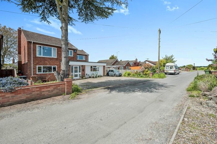 4 Bedroom Detached House For Sale In Grove Road, Repps With Bastwick, Great Yarmouth, NR29