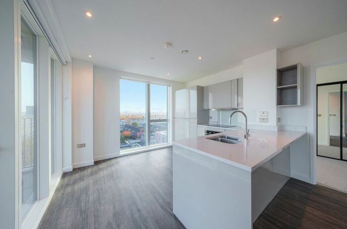 2 Bedroom Flat To Rent In Thurlow Street, London, SE17