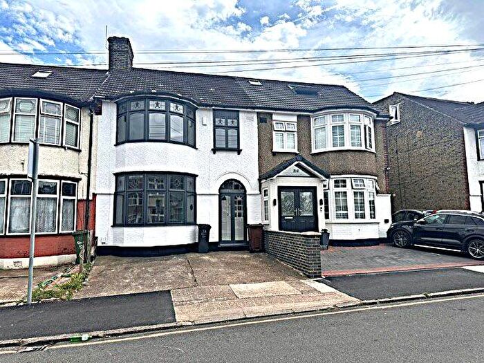 3 Bedroom House To Rent In Salisbury Avenue, Barking, IG11