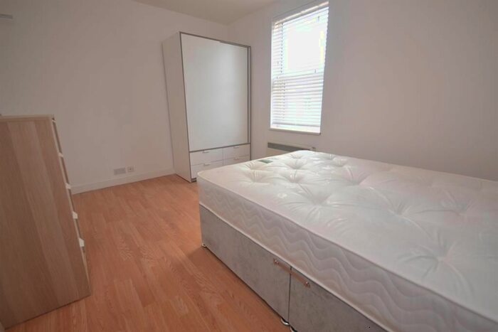 Studio To Rent In Charles Street, Reading, Berkshire, RG1