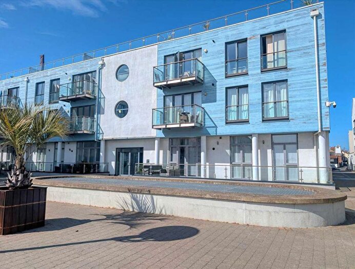 2 Bedroom Flat For Sale In Harbour Square, Waterside Marina, Brightlingsea, CO7
