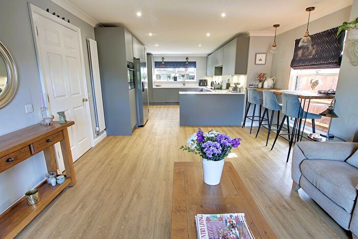 5 Bedroom Detached House For Sale In Oaktree Close, Doddington, PE15