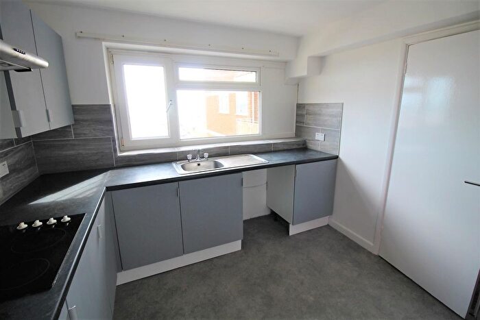 2 Bedroom Flat To Rent In Anne's Court, Sea Front, Hayling Island, PO11