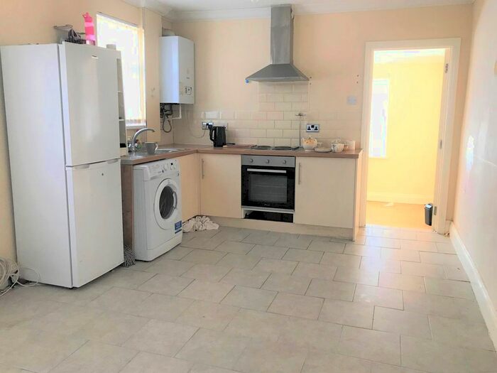 2 Bedroom Terraced House To Rent In Cambridge Street, Grangetown, Cardiff, CF11