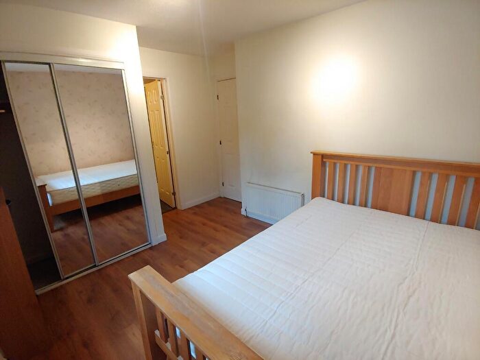 2 Bedroom Flat To Rent In Duff Street, Dalry, Edinburgh, EH11