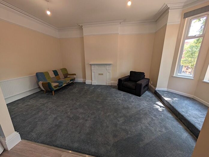 3 Bedroom Apartment To Rent In School Road, Sale, M33