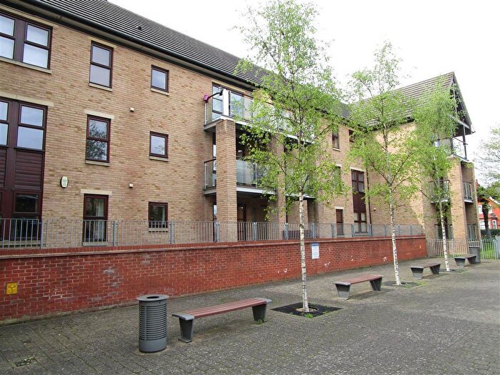 2 Bedroom Flat To Rent In First Lane, Northampton, NN5