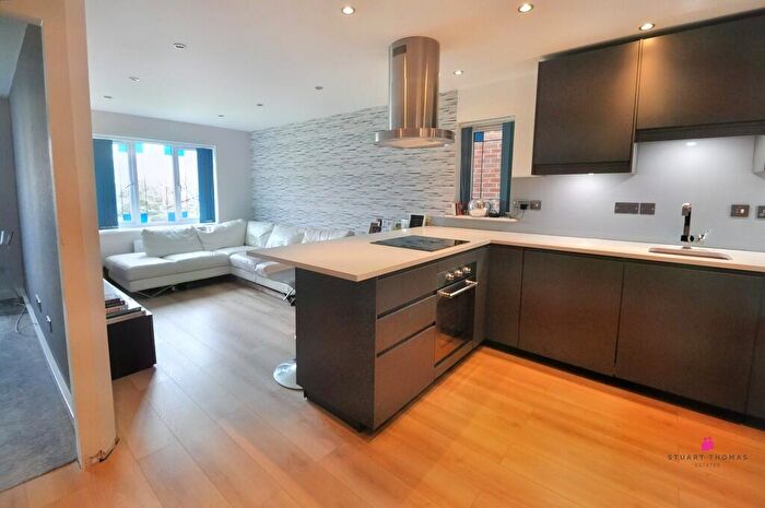 1 Bedroom Apartment To Rent In Flat Kings Lodge, SS7