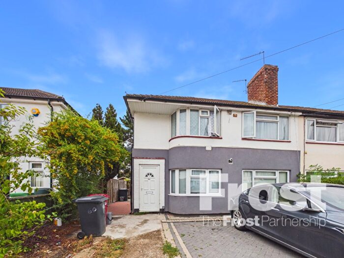 2 Bedroom Maisonette To Rent In Wiltshire Avenue, Slough, Berkshire, SL2