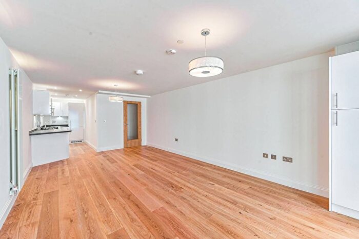 2 Bedroom Flat For Sale In Creek Road, Greenwich, London, SE8