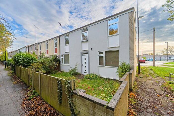 4 Bedroom Property For Sale In Woodway Walk, CV2