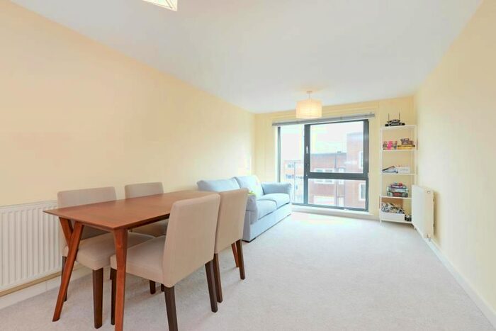 2 Bedroom Flat To Rent In Uxbridge Road, London W13