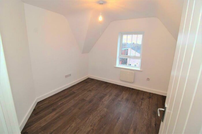 2 Bedroom Apartment To Rent In Claremont Road, Rugby, CV21