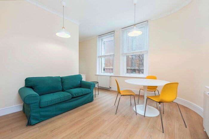1 Bedroom Flat To Rent In Farringdon Road, Clerkenwell, London, EC1R