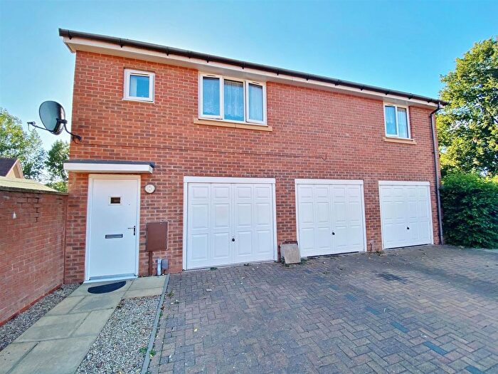 2 Bedroom Flat To Rent In Sowe Way, Coventry, CV2