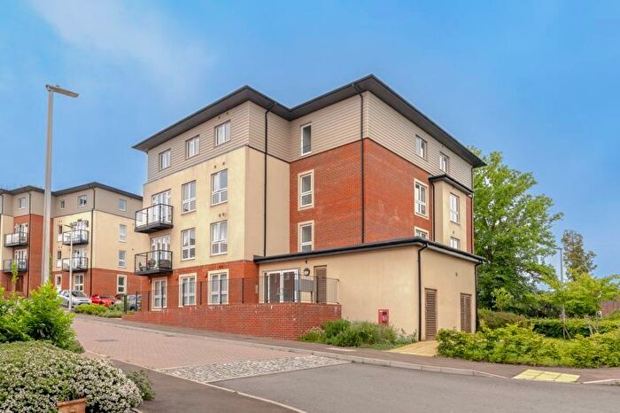 2 Bedroom Flat For Sale In Bailey Place, Crowborough, TN6