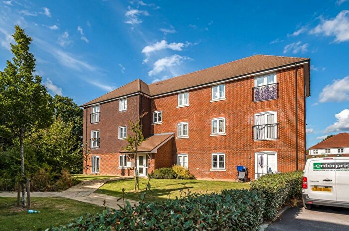 2 Bedroom Flat For Sale In Briar Lane, Billingshurst, RH14