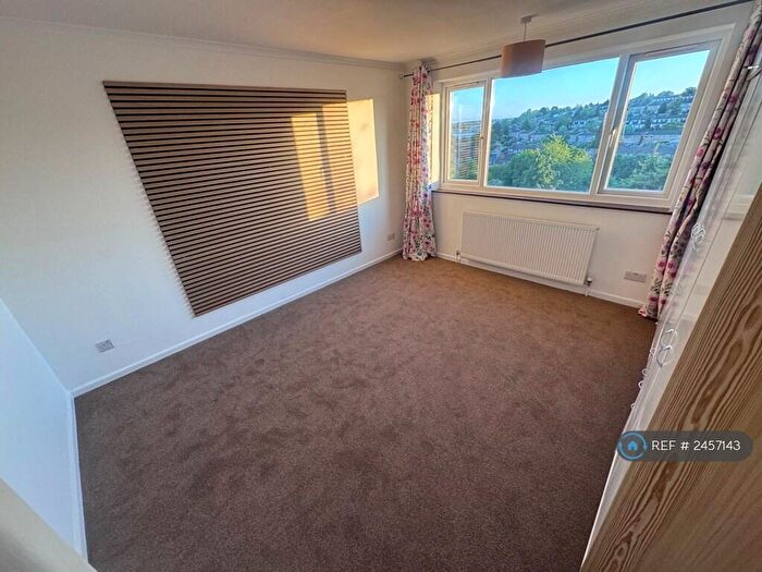 2 Bedroom Maisonette To Rent In Brendon Avenue, Luton, LU2