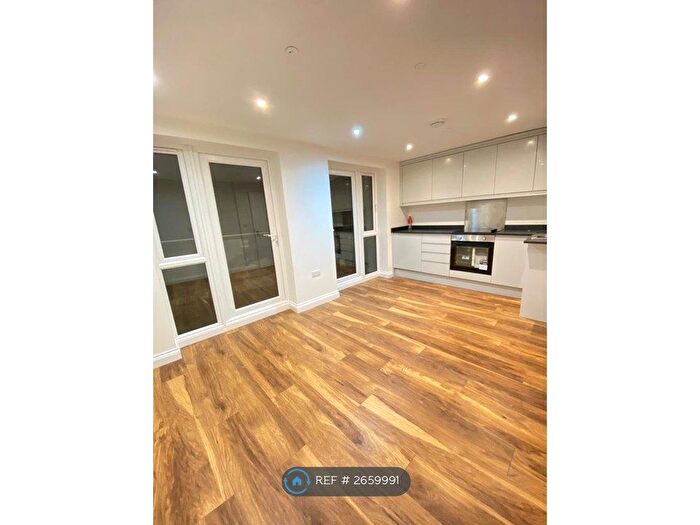 2 Bedroom Flat To Rent In Canberra Road, West Ealing, London, W13