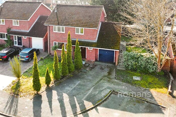 4 Bedroom Detached House For Sale In Squirrel Close, Sandhurst, Berkshire, GU47