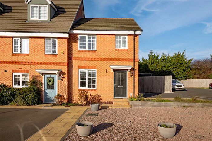 3 Bedroom End Of Terrace House For Sale In Flint Close, Southam, CV47