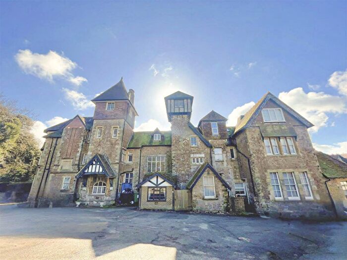 2 Bedroom Flat For Sale In The Ridge, Hastings, TN34