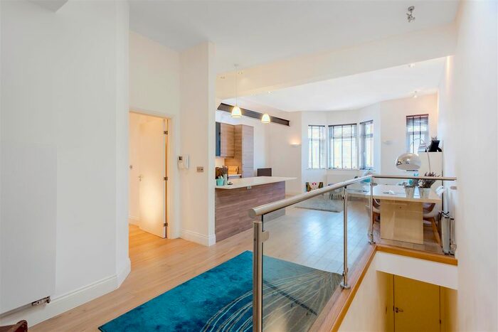 2 Bedroom Flat To Rent In Villiers Road, London, NW2
