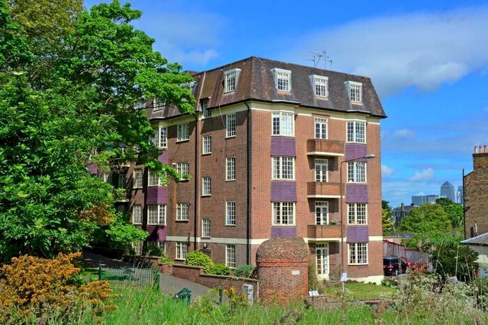 3 Bedroom Flat To Rent In Conduit House, Hyde Vale, Greenwich, London, SE10