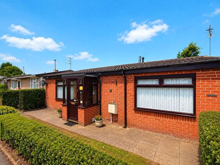 2 Bedroom Bungalow For Sale In Cherry Grove, Wolverhampton, West Midlands, WV11
