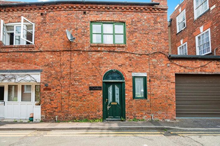 2 Bedroom Town House For Sale In Tolsey Lane, Tewkesbury, GL20