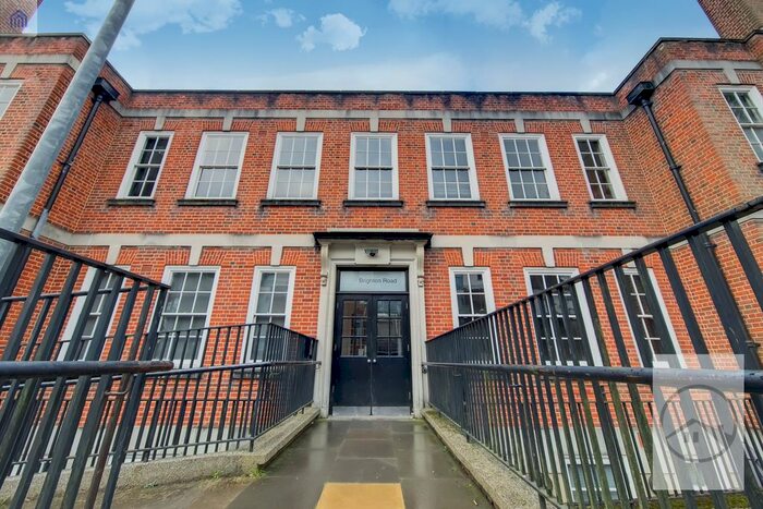 3 Bedroom Flat To Rent In Brighton Road, Purley CR8