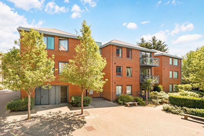 2 Bedroom Flat For Sale In Union Lane, Isleworth, TW7