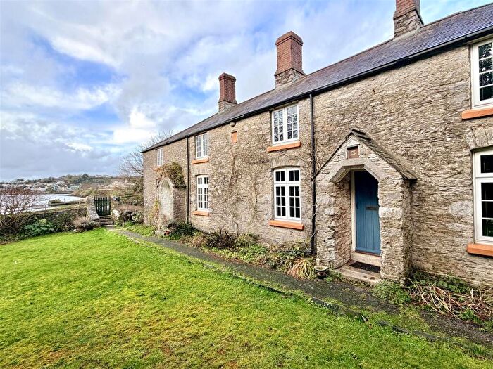 2 Bedroom Cottage For Sale In Oreston, Plymouth, PL9